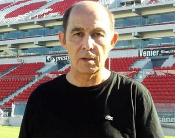 El eterno 10 ofrece sus servicios en las redes sociales