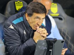 Los 11 de Gustavo Costas para que Racing visite a Vélez por Copa Libertadores