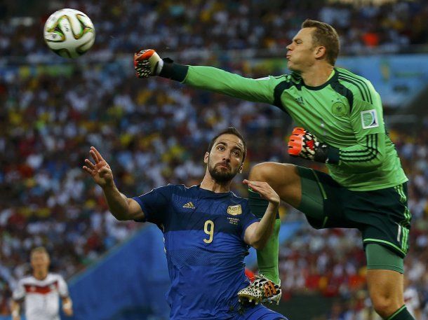 Gonzalo Higuaín y el penal que no le cobraron en la final de Brasil 2014