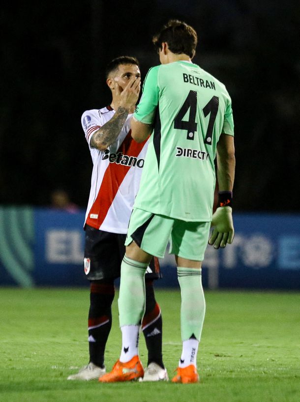 De Di Stéfano a Viña pasando por Enzo Pérez: todos los jugadores de campo de River que fueron al arco