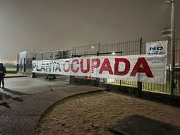 Fancap ocupó la refinería de La Teja en contra de la asociación entre Ancap y privados para el negocio del portland y la cal en Uruguay. Fancap ocupó la refinería de La Teja en contra de la asociación entre Ancap y privados para el negocio del portland y la cal en Uruguay.