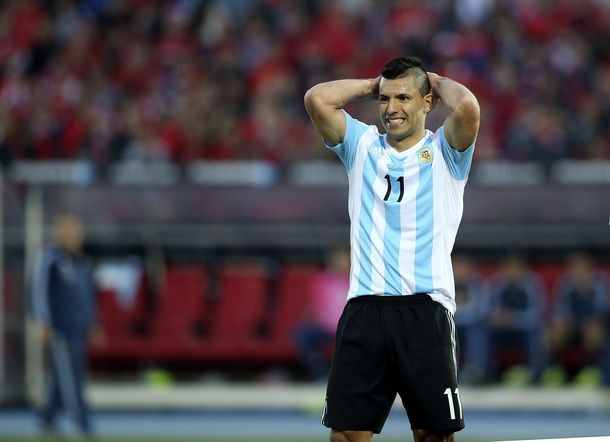 #EfectoChile: Agüero está golpeado y no quiere salir de su casa