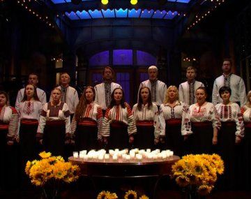 Saturday Night Live abrió con un coro de Ucrania pidiendo la paz