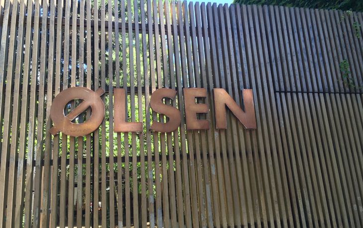 Escrachan restaurante Olsen