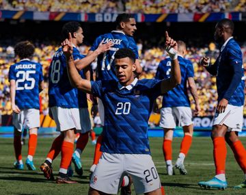 Francia mostró su recambio y venció con autoridad a Colombia en un duelo vibrante