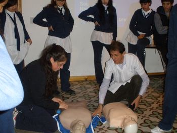 Enseñarán técnicas de reanimación en la secundaria