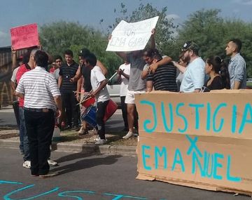 Protesta por la muerte del cadete en La Rioja - Crédito: elindependiente.com.ar