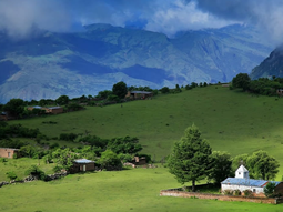 El pueblo a mas de mil metros de altura que está en plena región de las Yungas El pueblo a mas de mil metros de altura que está en plena región de las Yungas