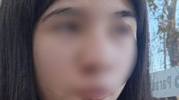 Luciana Aylén Barrios Alarcón tiene 15 años. Luciana Aylén Barrios Alarcón tiene 15 años.