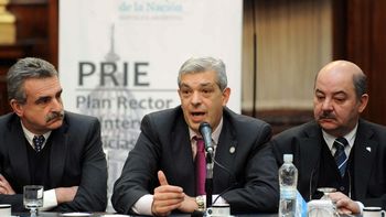 Julián Domínguez Julián Domínguez