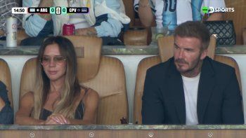 David Beckham y su esposa Victoria, viendo a la Selección Argentina. David Beckham y su esposa Victoria, viendo a la Selección Argentina.