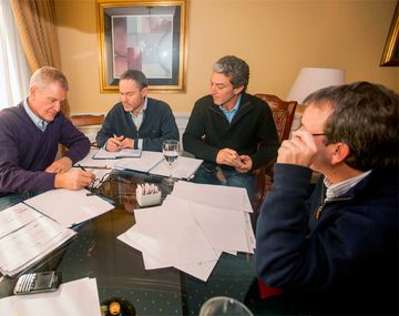 De Narváez salió a pegar a Massa con el Gobierno