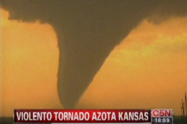 Violento tornado azotó el sur del estado de Kansas