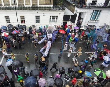 Un carnaval en Londres terminó con tres apuñalados y más de 250 detenidos