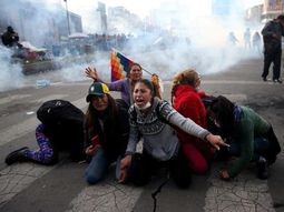 El gobierno de facto de Bolivia exime a las FF.AA. de responsabilidad penal por la represión