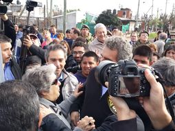 andres larroque, en un barrio de florencio varela: el estado cumple su rol andres larroque, en un barrio de florencio varela: el estado cumple su rol