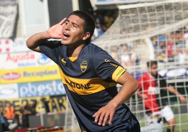 Todo un lujo: Riquelme hizo el caño más lindo del mundo