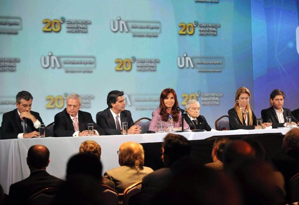 Cristina anunció que el aguinaldo de diciembre no pagará Ganancias