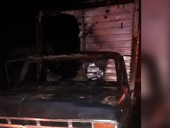 Incendiaron la camioneta de un hombre que dio positivo por coronavirus.