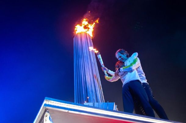 Lange y Pareto en el momento más emotivo de la ceremonia. (Foto:&nbsp;@BuenosAires2018)