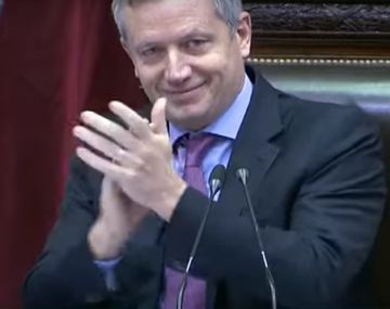 Sólo le faltó cantar la marcha: Monzó aplaudió a los peronistas que le ganaron al macrismo