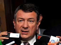 norberto yauhar: a veces hay que ponerse con el latigo norberto yauhar: a veces hay que ponerse con el latigo