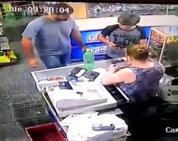 Cámara de seguridad captó el momento de la agresión