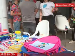Grupo Indalo realizó una colecta solidaria de útiles escolares en la puerta de C5N