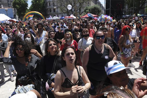 Alberto Fernández: La bandera LGBTIQ+ flamea en todo el país con grandes motivos de celebración