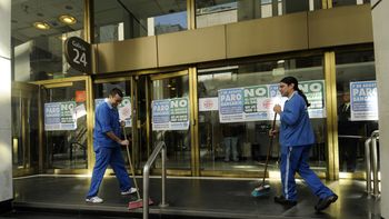 #paritarias2015 manana no habra bancos en todo el pais por un paro de 24 horas #paritarias2015 manana no habra bancos en todo el pais por un paro de 24 horas