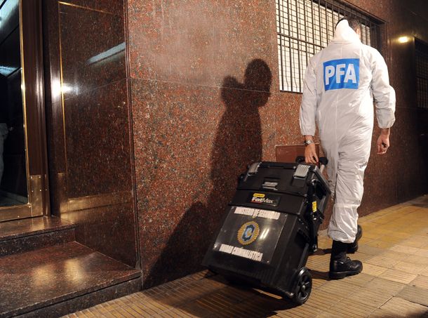 Sorpresivo allanamiento en el edificio de Ravignani 2360