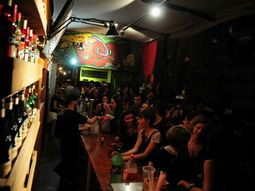 Hamburguesas, papas y birra Hamburguesas, papas y birra