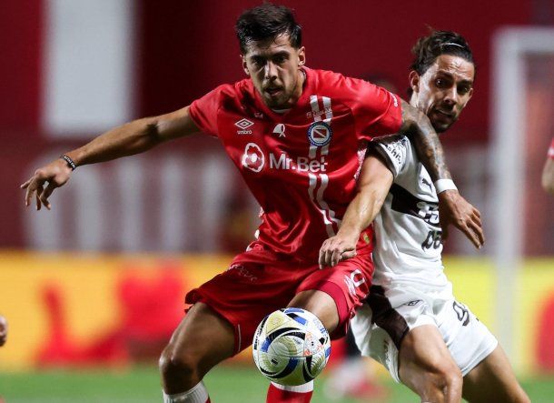 Con un penal sobre la hora, Argentinos Juniors le ganó el clásico a Platense en La Paternal