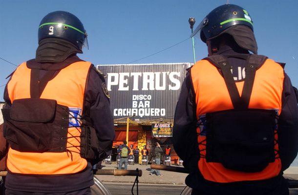 Dos adolescentes muertos a balazos a la salida de un boliche