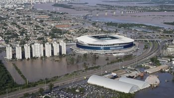 El Gremio Arena y sus alrededores inundados tras las fuertes lluvias en Porto Alegre. El Gremio Arena y sus alrededores inundados tras las fuertes lluvias en Porto Alegre.