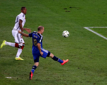 Mouche salió a defender a Rodrigo Palacio por su fatídica jugada