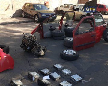 Clausuraron un desarmadero ilegal: secuestraron mas de 1.200 autopartes y detuvieron a seis personas