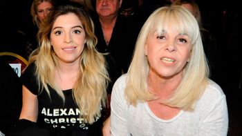 Claudia Villafañe y Dalma Maradona. Claudia Villafañe y Dalma Maradona.