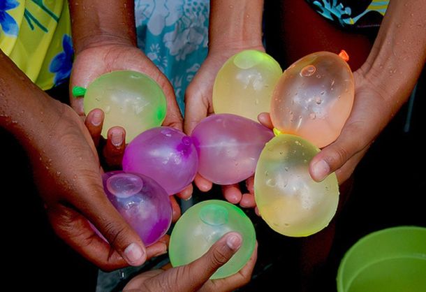 Carnaval trágico: nena de 3 años murió ahogada con una bombucha