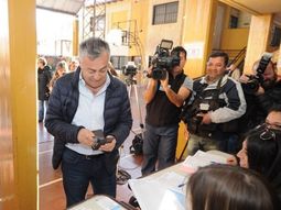 Alfredo Cornejo no tenía el DNI al momento de votar. Foto:&nbsp;mdzol.com