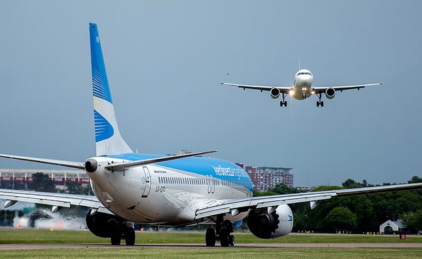 Controladores Aéreos adhieren al paro de la CGT y el 10 de abril no habrá vuelos
