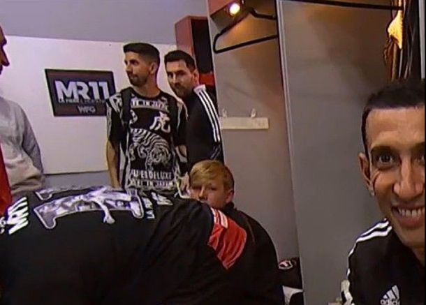 Lionel Messi en el vestuario de Newells