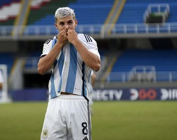 Argentina le ganó 1-0 a Perú y sigue con vida