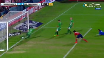 ¿Entró toda la pelota en el arco de Camioneros? ¿Entró toda la pelota en el arco de Camioneros?