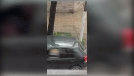 filmaron a un depravado mientras se masturbaba frente a un colegio filmaron a un depravado mientras se masturbaba frente a un colegio