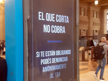 Los carteles del Gobierno en la previa a la marcha piquetera: El que corta, no cobra
