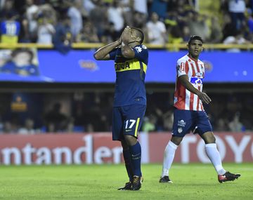 Con una extraña carrera previa, Wanchope mandó un penal a las nubes