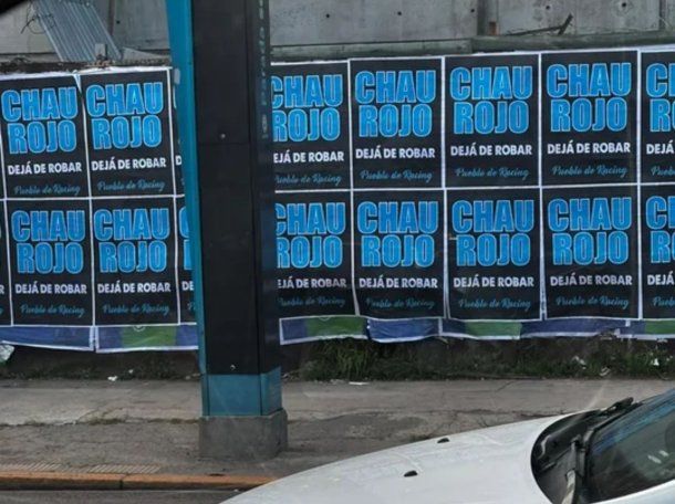 Tensión en la previa: Avellaneda amaneció empapelada con afiches contra Marcos Rojo Tensión en la previa: Avellaneda amaneció empapelada con afiches contra Marcos Rojo