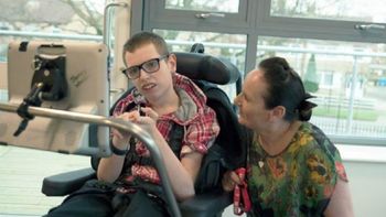 hola mama fueron las primeras palabras de un chico discapacitado despues de 16 anos hola mama fueron las primeras palabras de un chico discapacitado despues de 16 anos