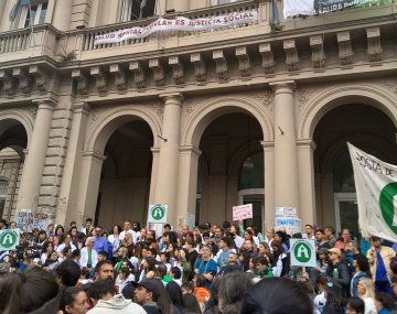 Los médicos del Hospital Bonaparte fueron notificados el viernes sobre el cierre de la guardia y de las nuevas internaciones 